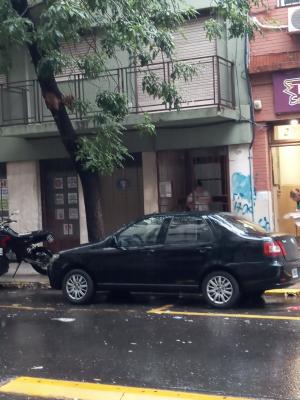 Departamento de 4 ambientes de frente con balcón y patio en la calle Alsina al 2900, Balvanera. - Imagen# 1