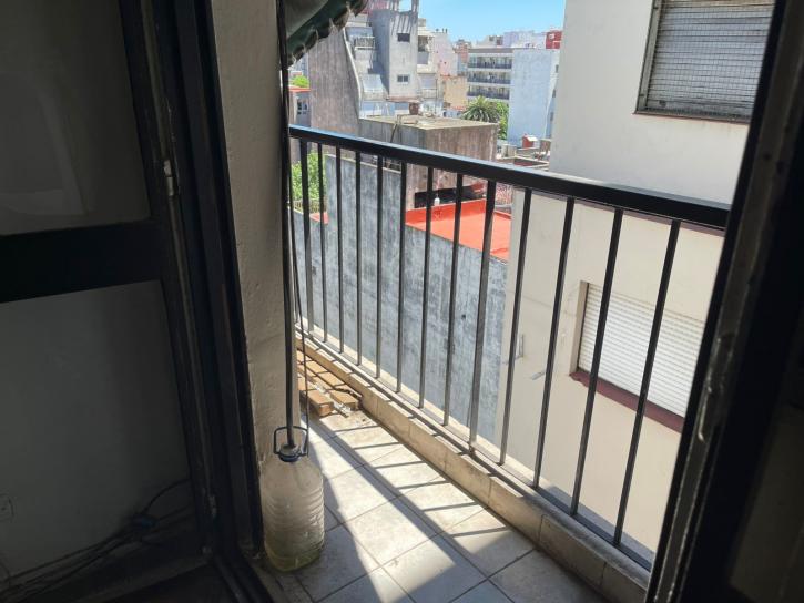 Departamento dos ambientes lateral con balcon - Imagen# 16