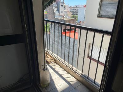 Departamento dos ambientes lateral con balcon - Imagen# 16