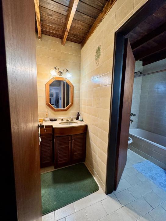 Casa 6 Amb. C/3 Balcones, Fondo, Parrilla, Garage - Imagen# 14