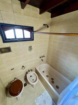 Casa 6 Amb. C/3 Balcones, Fondo, Parrilla, Garage - Imagen# 15