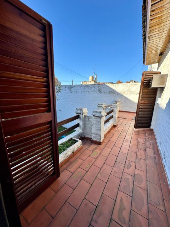 Casa 6 Amb. C/3 Balcones, Fondo, Parrilla, Garage - Imagen# 18