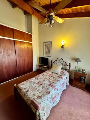Casa 6 Amb. C/3 Balcones, Fondo, Parrilla, Garage - Imagen# 21